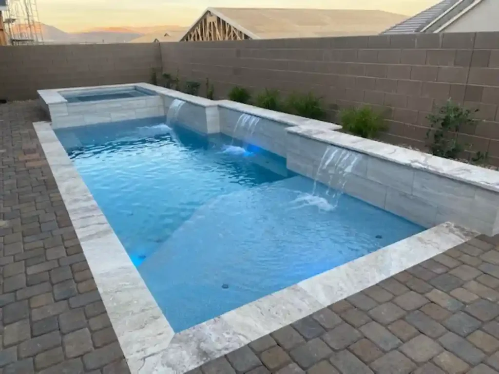Custom pool by Edgewater Custom Pools
