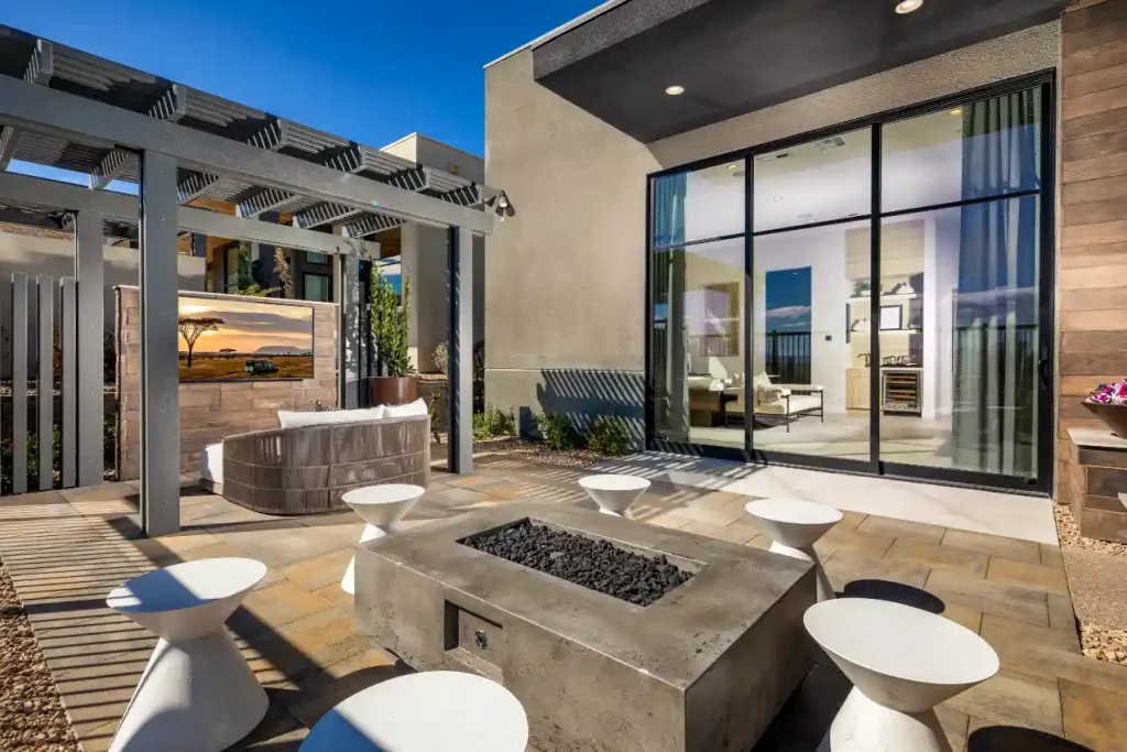 Outdoor living by Edgewater Custom Pools – Peak North Mid Century Modern Outdoor Fire Pit