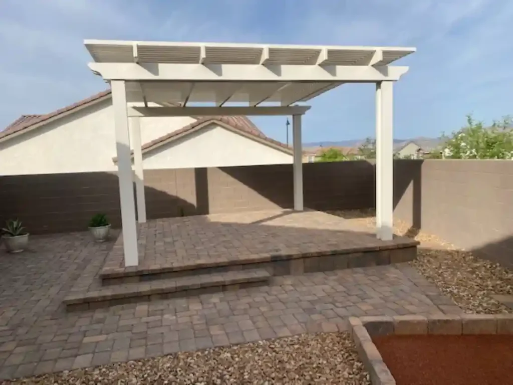 Patio and outdoor living by Edgewater Custom Pools – Mallinger Patio Cover