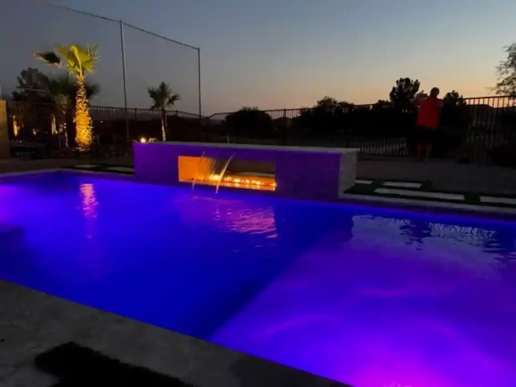 Custom pool by Edgewater Custom Pools – Smith Schwartz Pool