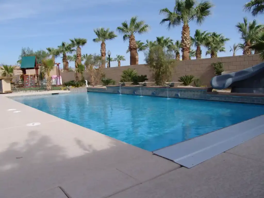 Custom pool by Edgewater Custom Pools