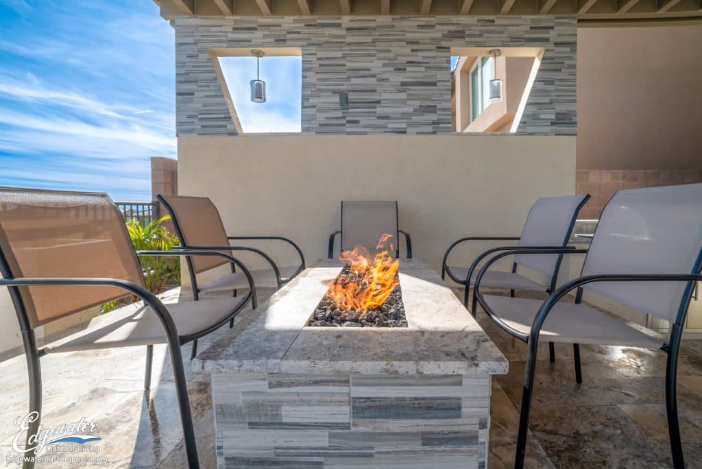 Outdoor living by Edgewater Custom Pools – 170 Wilson Ridge St.