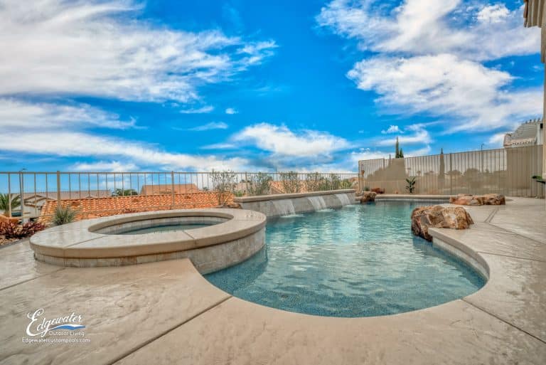 Custom pool by Edgewater Custom Pools – Sun Cliff Ground