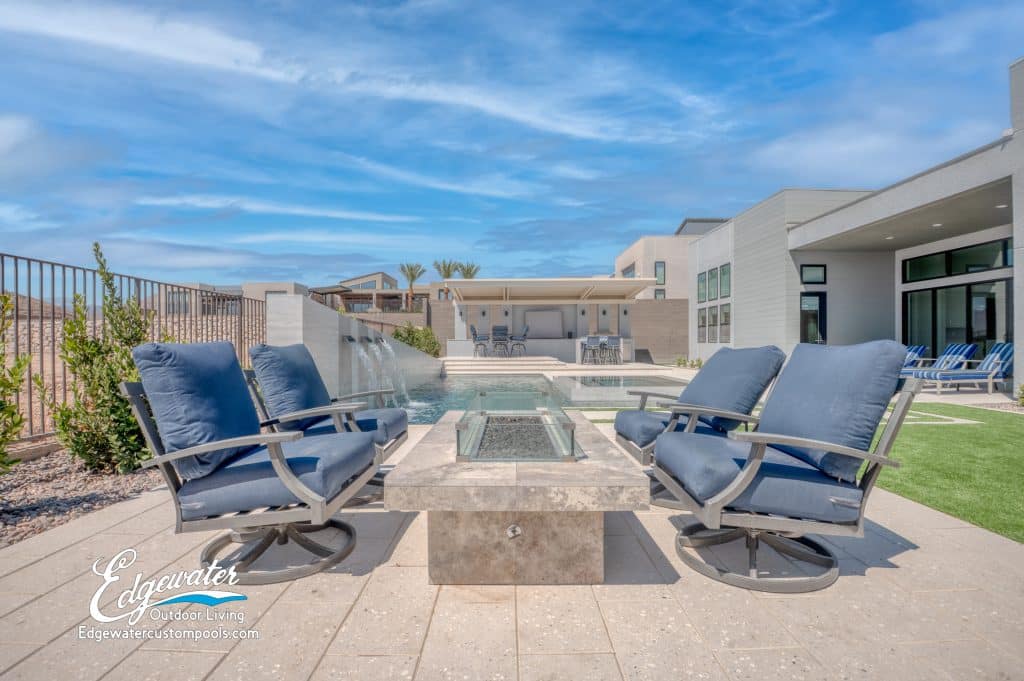 Outdoor living by Edgewater Custom Pools