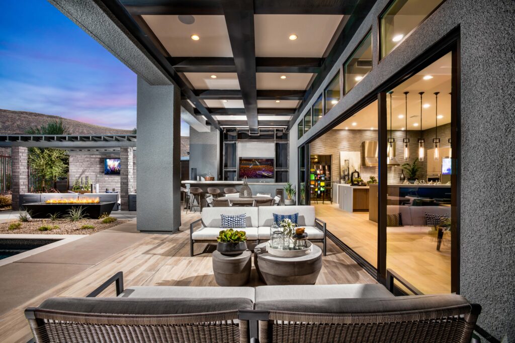 Outdoor living by Edgewater Custom Pools – Viewpoint Spring Outdoor Room