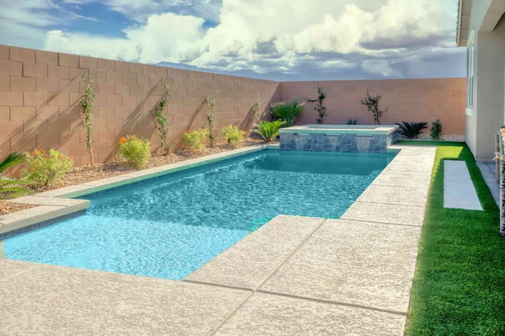 Custom pool by Edgewater Custom Pools – 533 Jefferson Ln