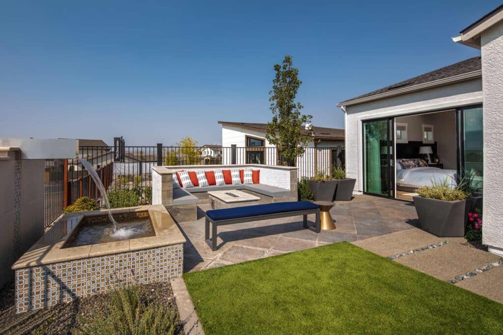 Custom pool by Edgewater Custom Pools – Addison