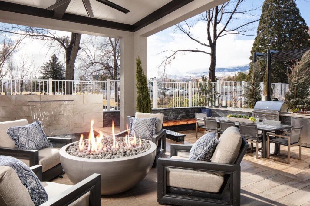 Outdoor living by Edgewater Custom Pools &ndash; Cantaro Essex Elite Backyard