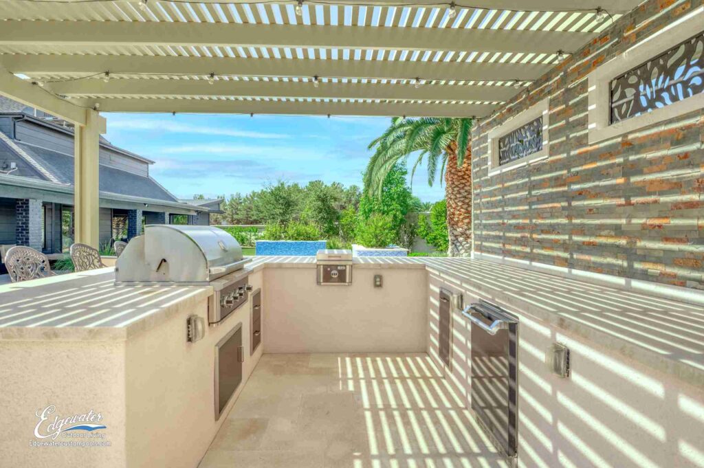 Patio and outdoor living by Edgewater Custom Pools – Gala Patio