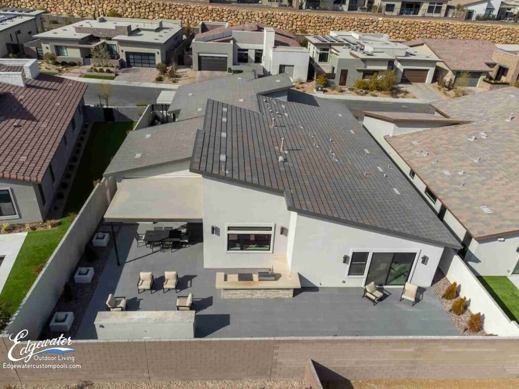 Patio and outdoor living by Edgewater Custom Pools – Sanchili Patio