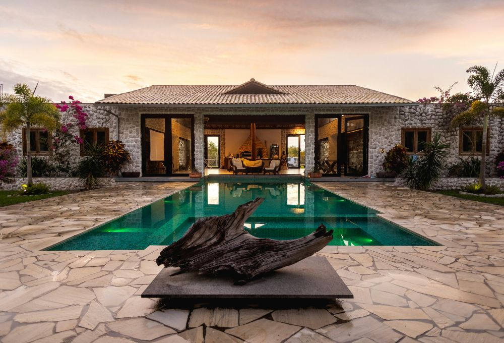 Top 5 Luxury Pool Design Trends for Las Vegas Homes