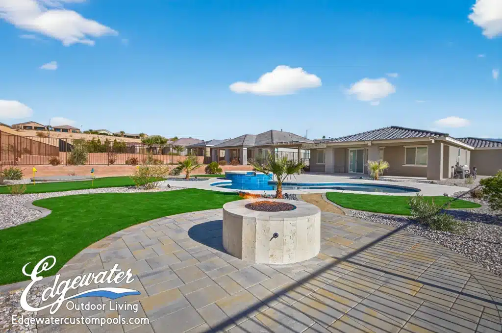Outdoor living by Edgewater Custom Pools – 1385 Ivy Lee Crest