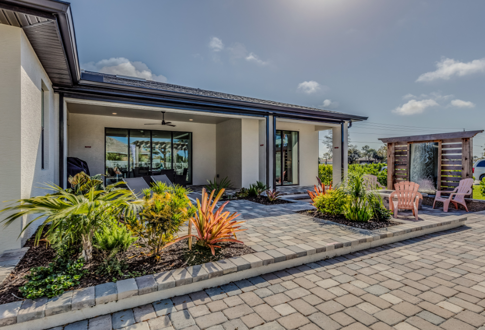 Backyard Design Ideas That Increase Home Value in Las Vegas (Pools, Patios & Outdoor Kitchens)