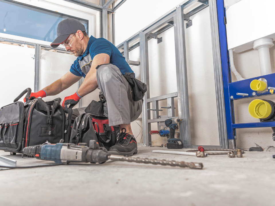 When Should You Remodel Your Pool? Signs Las Vegas Homeowners Shouldn't Ignore