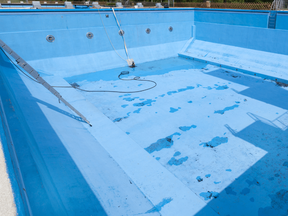 Why Pools Fail in Desert Climates (and How Proper Maintenance Prevents Costly Repairs)