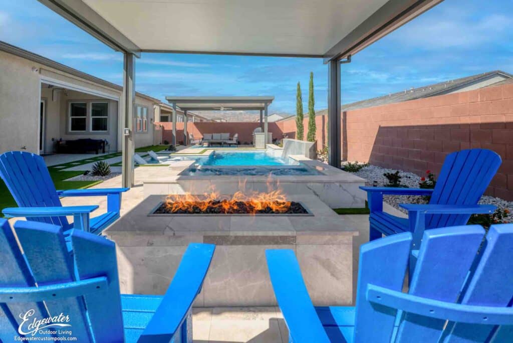 Outdoor living by Edgewater Custom Pools – 5714 Gilded Horizon Ave