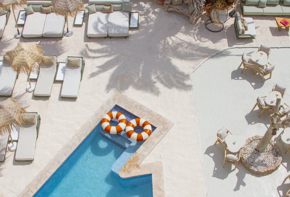 What Type of Pool Finish Lasts the Longest in the Las Vegas Climate: A Homeowner’s Guide