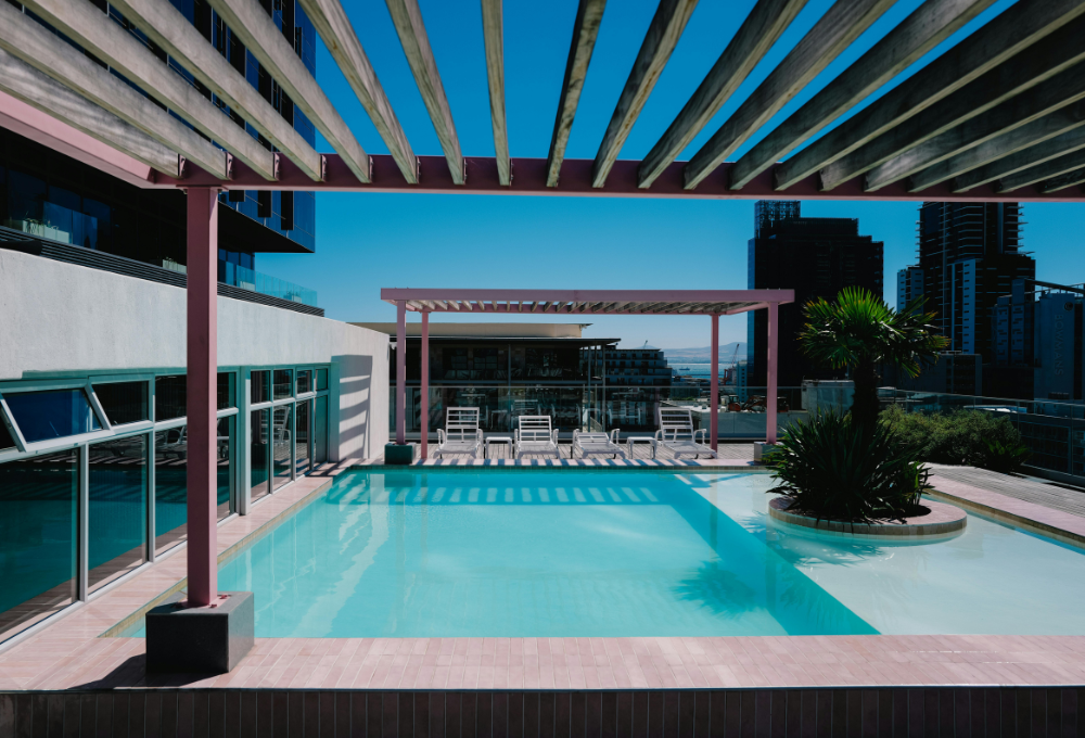 7 Signs You Need Pool Repair ASAP (And the Best Pool Repair Companies Near You)