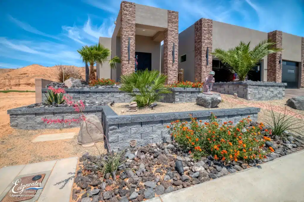 Custom pool by Edgewater Custom Pools – 553 Falcon View Drive