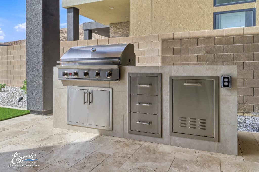 Outdoor living by Edgewater Custom Pools &ndash; 5426 Mesa Edge Ct